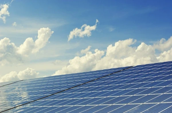 Solusi Pemantauan Daya untuk Energi Terbarukan