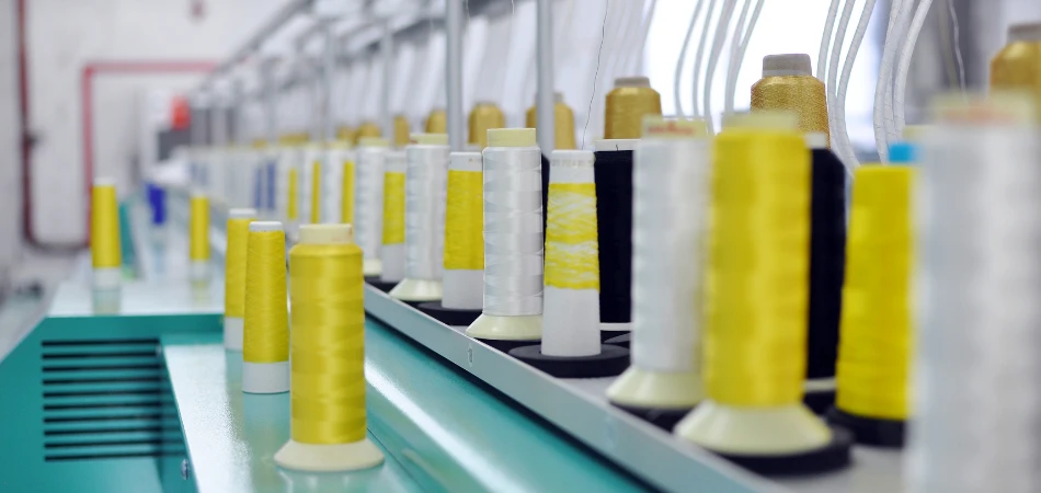 Smart Factory Industry 4.0: Panduan Transformasi Pabrik Indonesia dengan 9 Pilar Teknologi